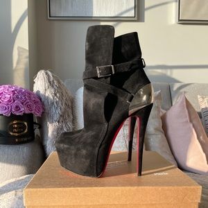 $1,995 Christian Louboutin black suede boots